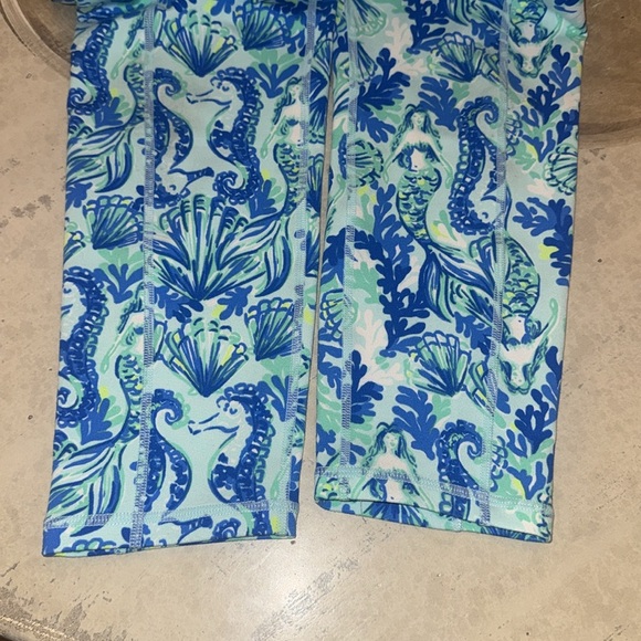 Lilly Pulitzer UPF 50 Luxletic High Rise Midi Legging Sea Glass Seeing Double - Picture 4 of 7
